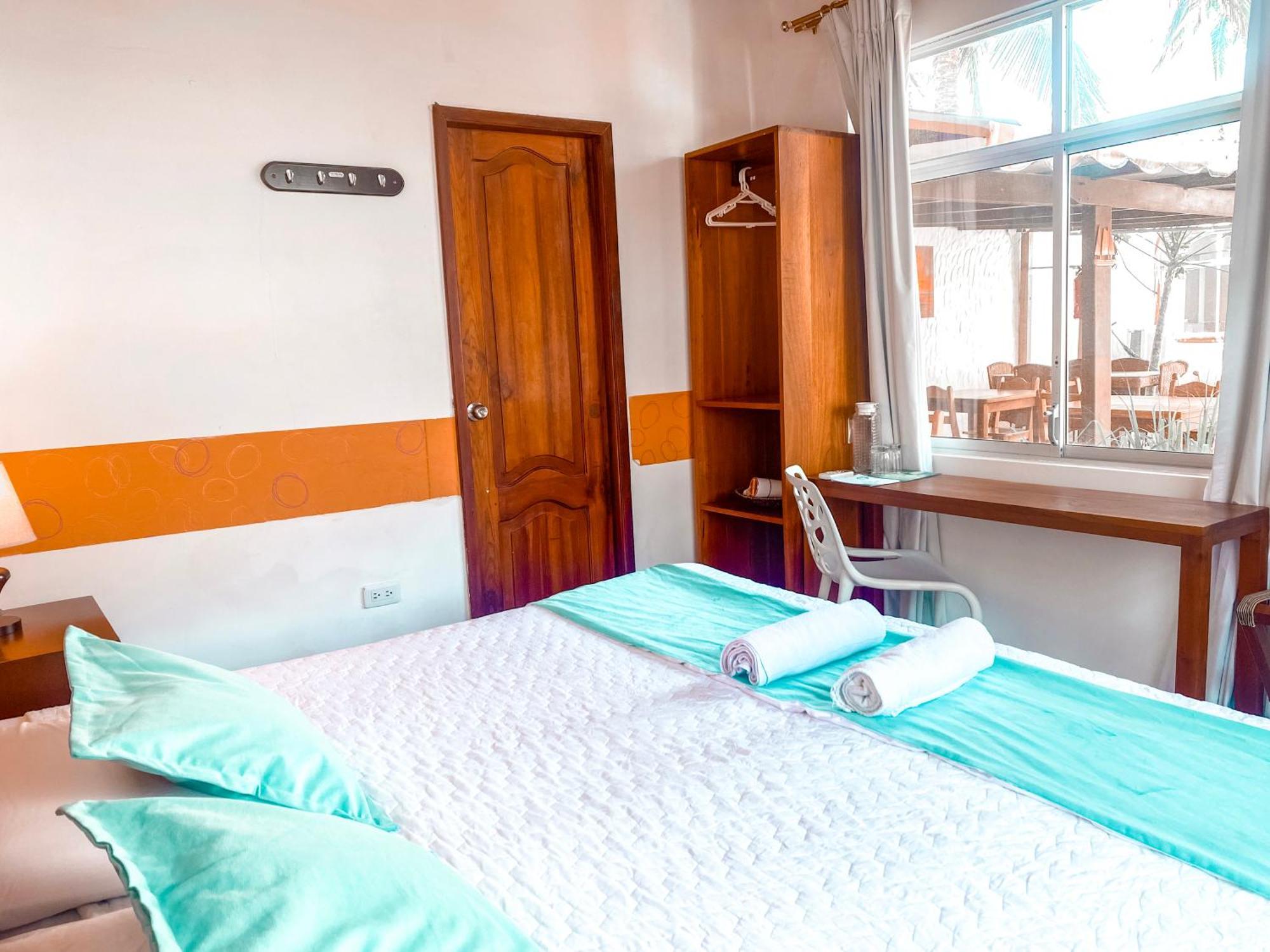 بْوُرتو فيلاميل Hotel Coral Blanco With High Speed Internet Starlink And Galapagos Tour Operator المظهر الخارجي الصورة