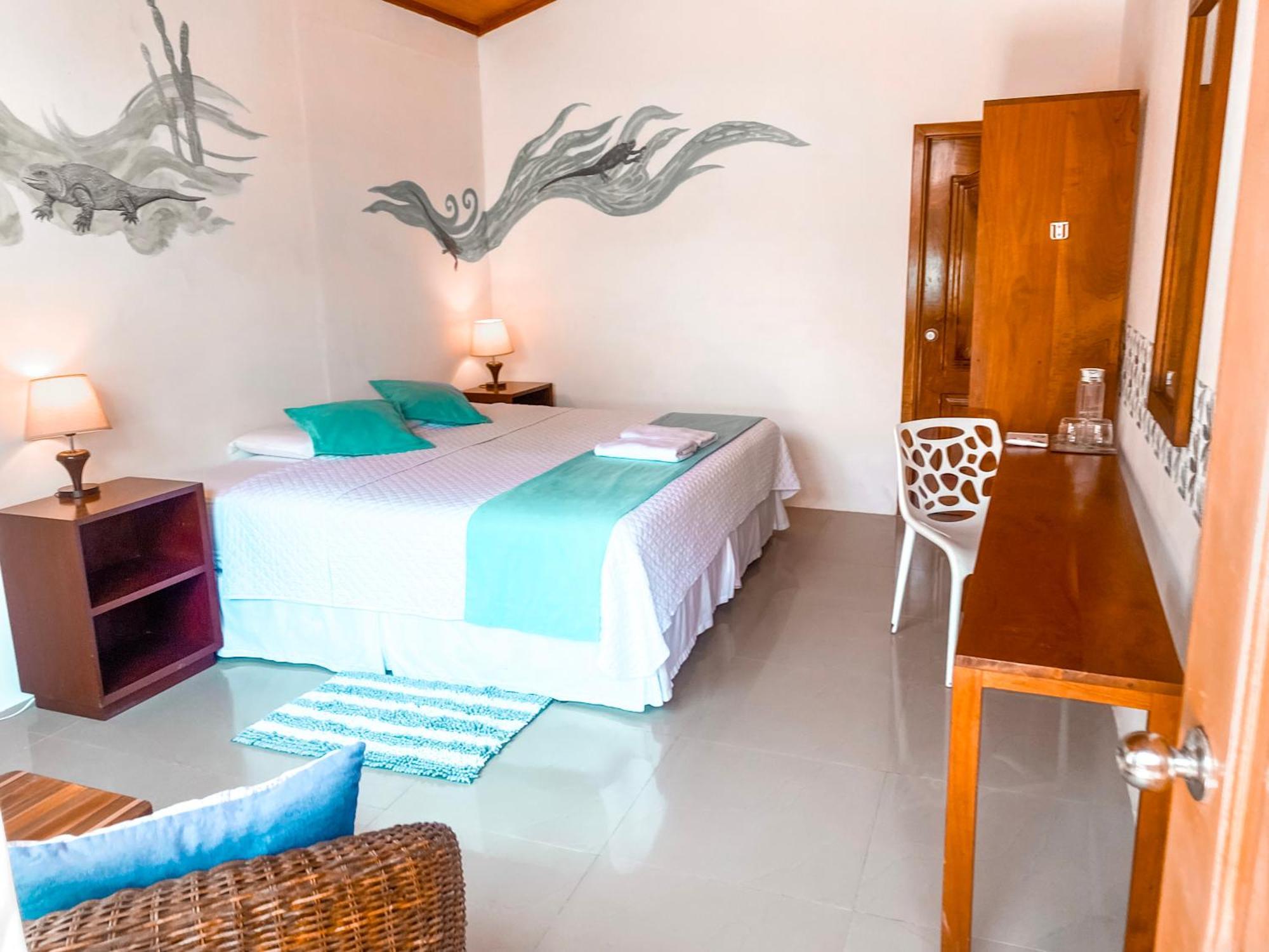 بْوُرتو فيلاميل Hotel Coral Blanco With High Speed Internet Starlink And Galapagos Tour Operator المظهر الخارجي الصورة