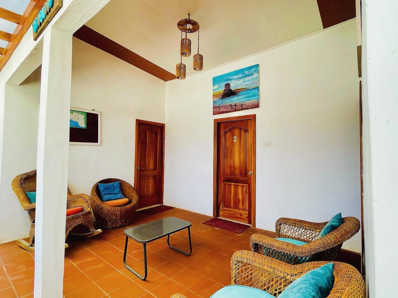 بْوُرتو فيلاميل Hotel Coral Blanco With High Speed Internet Starlink And Galapagos Tour Operator المظهر الخارجي الصورة